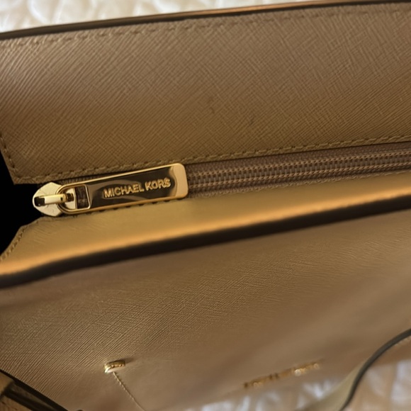 Michael Kors Leather Handbag NWOT - Picture 7 of 15